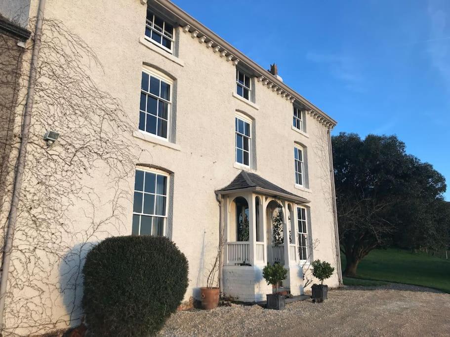 Georgian Country House -Panoramic Views -Sleeps 12 Ruthin Exterior photo